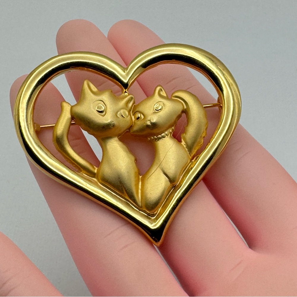 Danecraft Gold Tone Cat Heart Brooch Romantic Vintage Style Pin New Classic - Picture 6 of 6